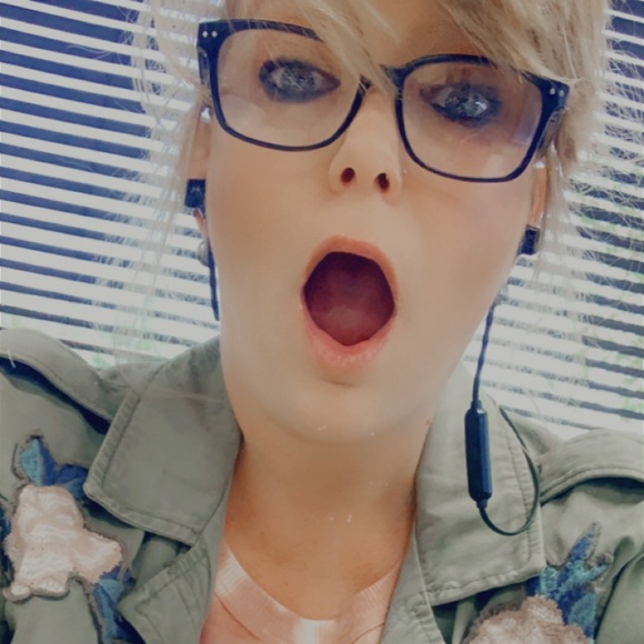 Meet your Posher, Erica - Picture 5 of 7